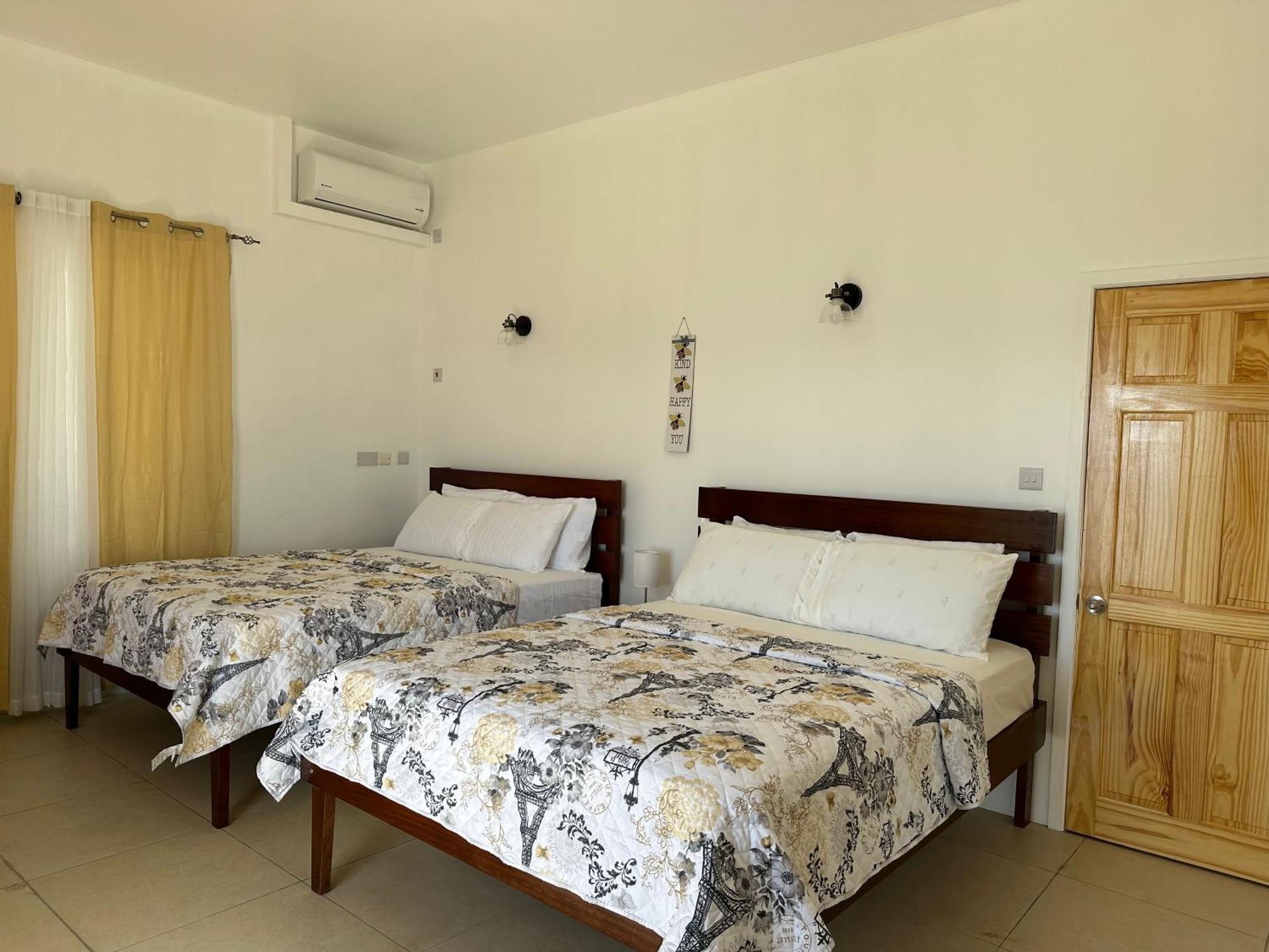 Eldorado Guesthouse & Car Rental Roseau Exterior photo