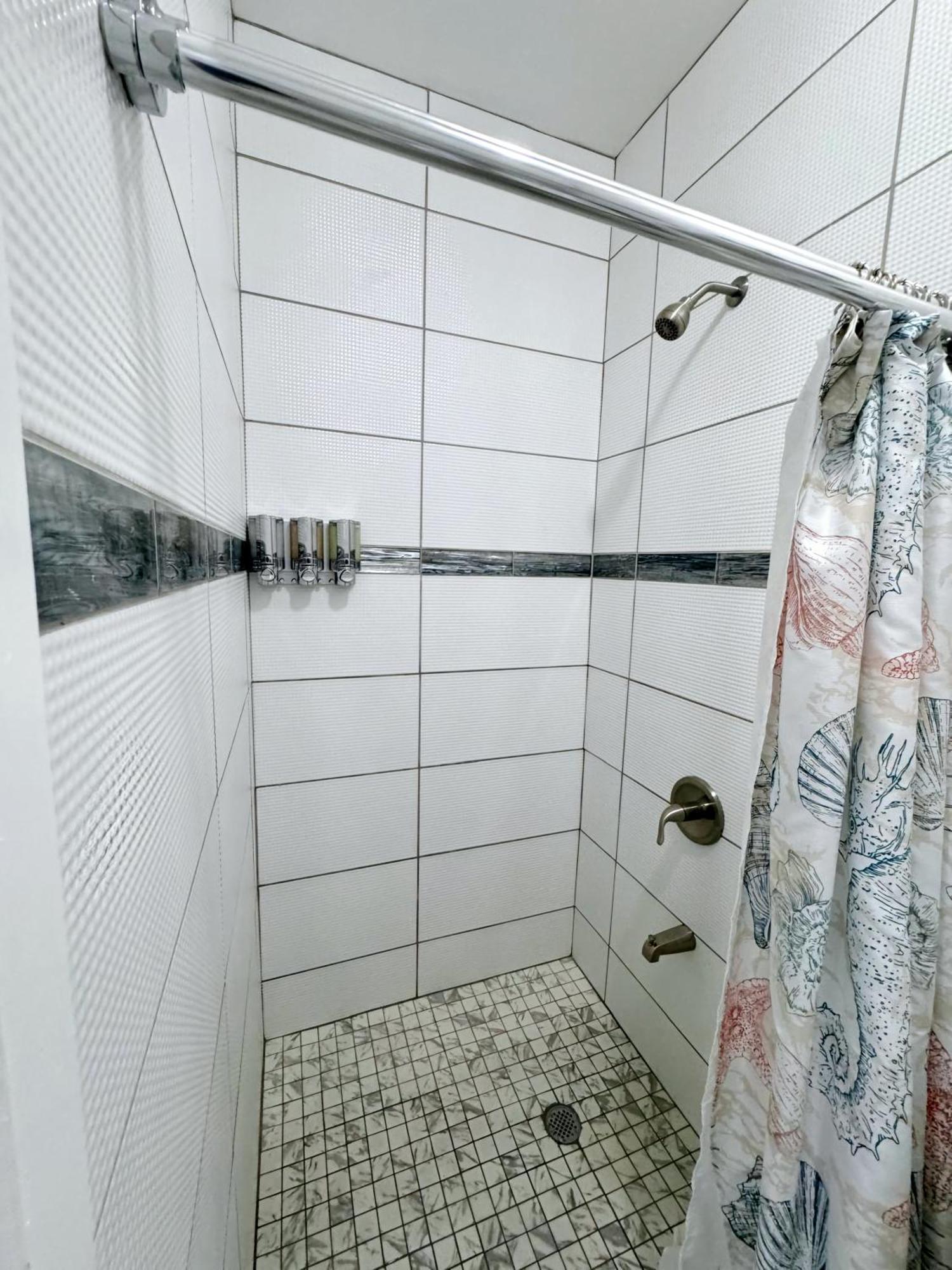 Eldorado Guesthouse & Car Rental Roseau Room photo
